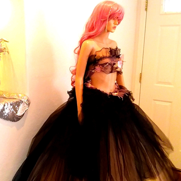 "KAIA" Black & Blush Gothic Wedding Ballgown Set - Picture 3 of 5
